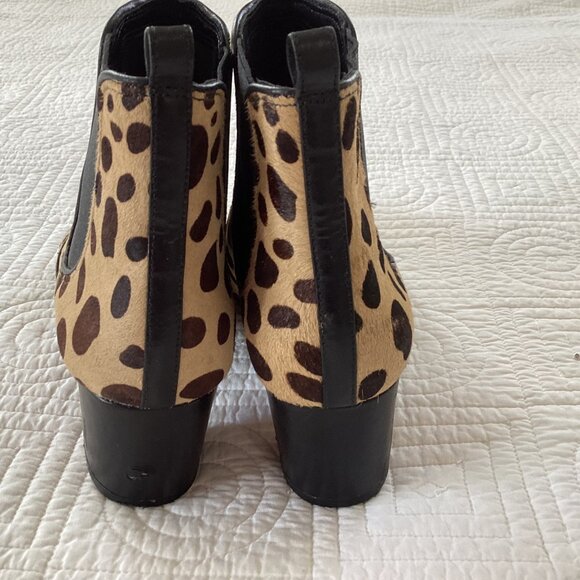 Isaac Mizrahi Cheetah Print Ankle Boots Size 8.5 Block Heels calf hair - Picture 3 of 11